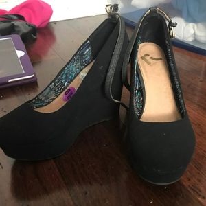 Black Wedge Heels